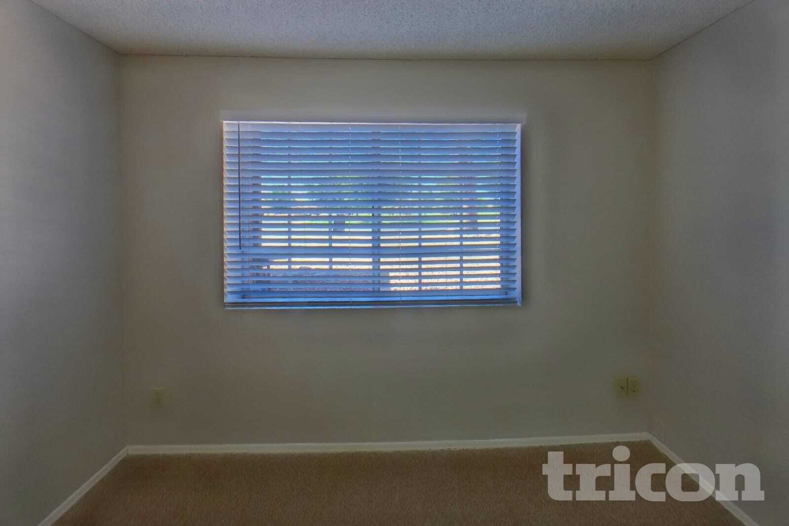 Building Photo - 601 E Palomino Dr