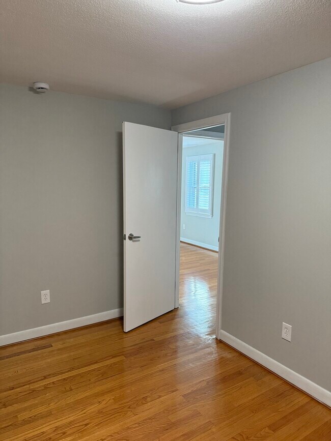 Building Photo - 182 Arnoldale Rd