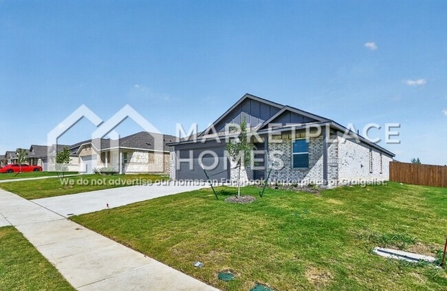 Building Photo - 648 Marilynn Wy