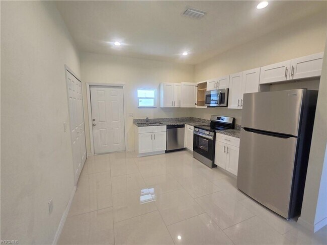 Building Photo - 3120 29th St SW