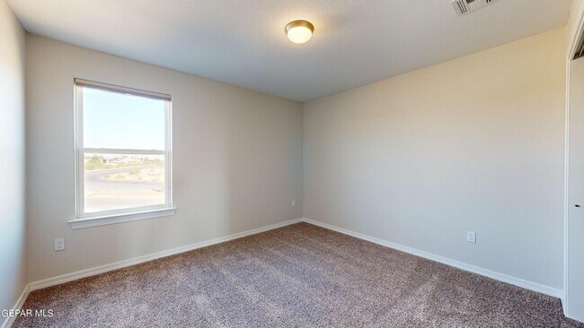 Building Photo - 500 La Entrada Cir