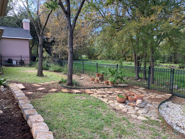 Building Photo - 137 Antler Cir