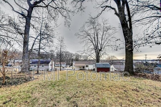Building Photo - 7422 Parkwood St