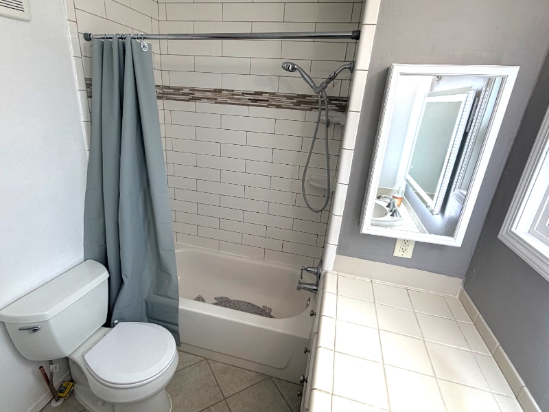 Building Photo - 220 E Home St