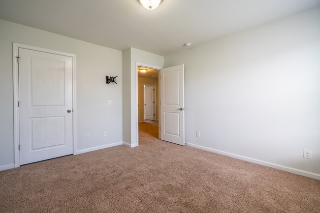 Building Photo - 135 Davila St