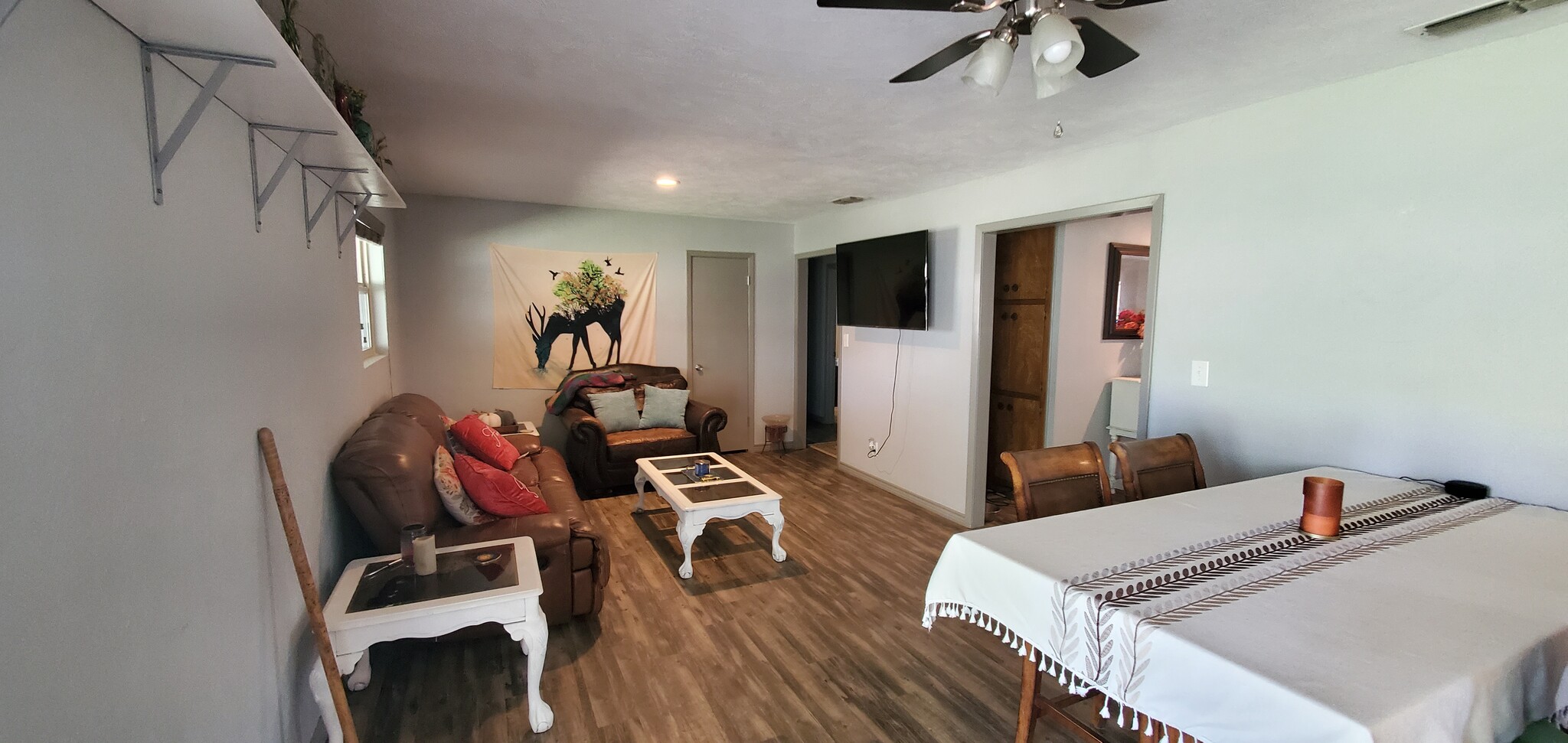 Family room - 4525 Sisk Rd