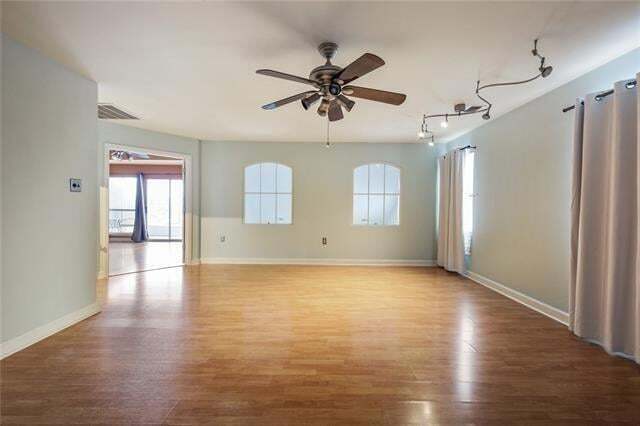 Building Photo - 1057 Marina Dr