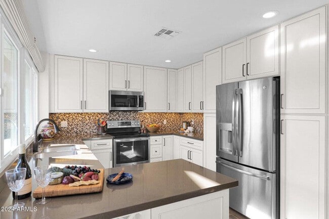 Building Photo - 4883 N Granite Reef Rd