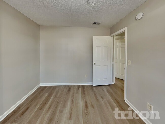 Building Photo - 204 River Song Rd