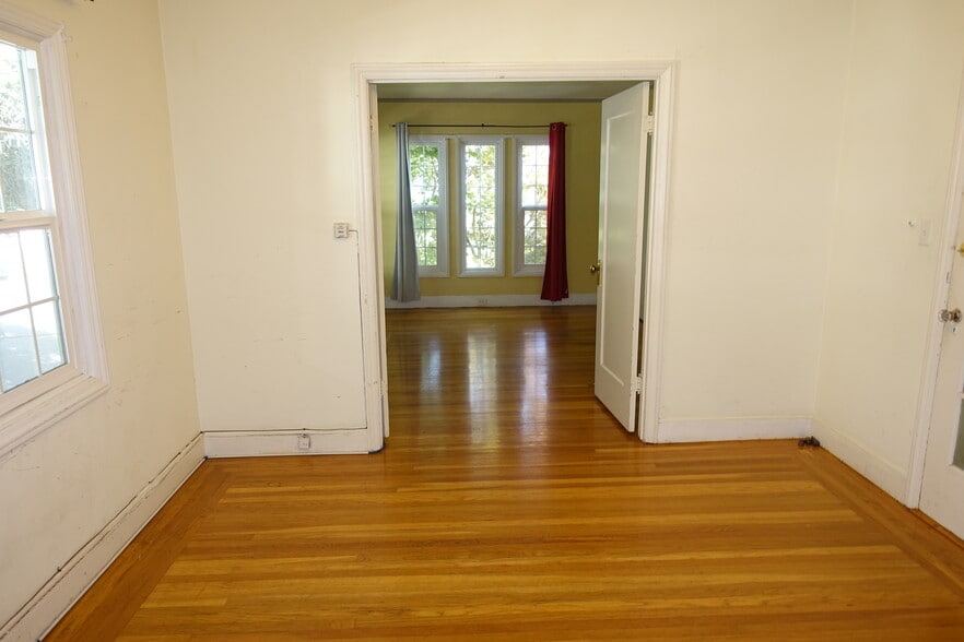 Building Photo - 2573 Virginia St