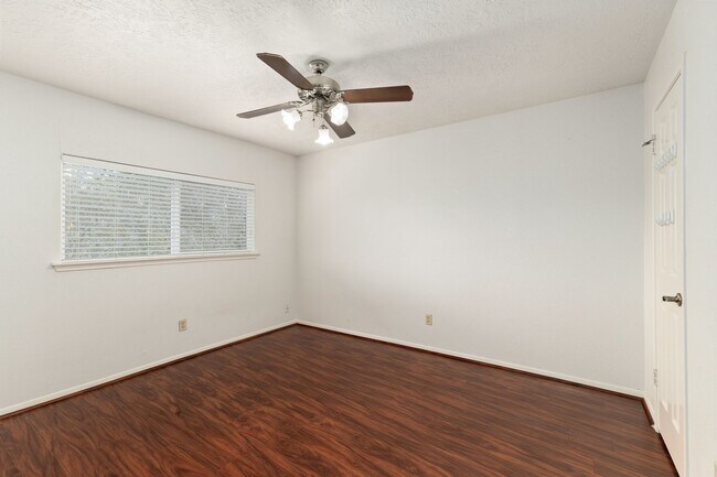 Building Photo - 3118 Kempwood Dr