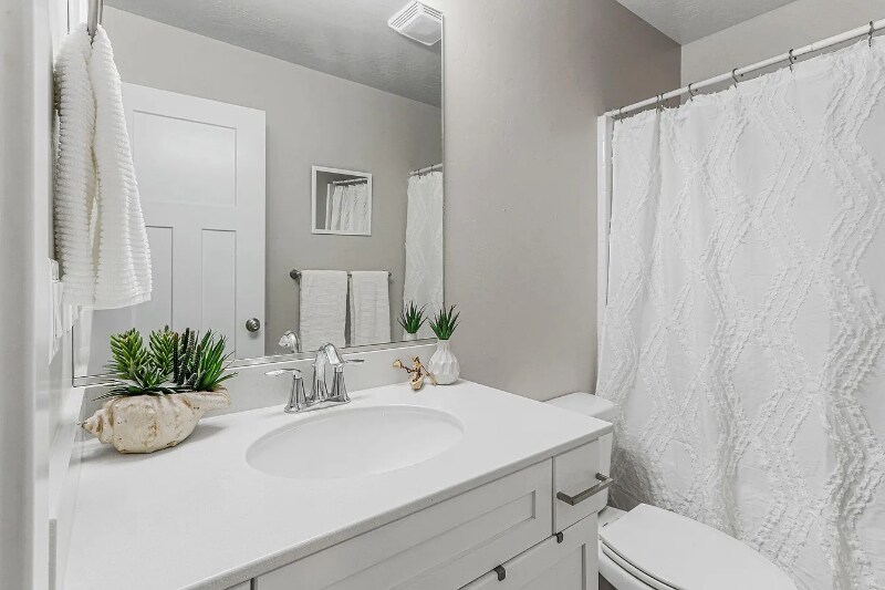 Building Photo - 1540 S 1450 W