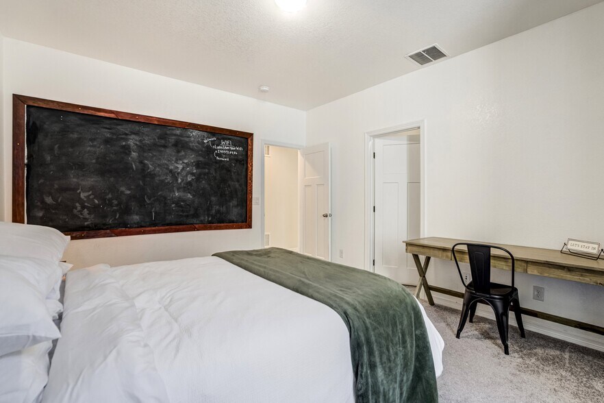 Building Photo - 7664 Alpine Daisy Dr