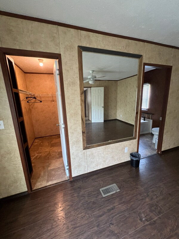 Building Photo - 41138 Wendy Dr