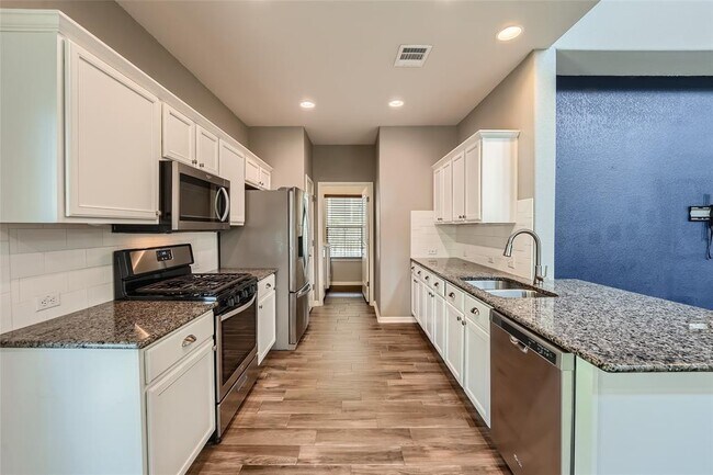 Building Photo - 803 Stampede Rd
