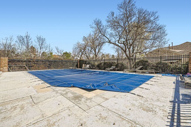 Building Photo - Evolve Real Estate: Spacious 3 Bed 3 bath ...