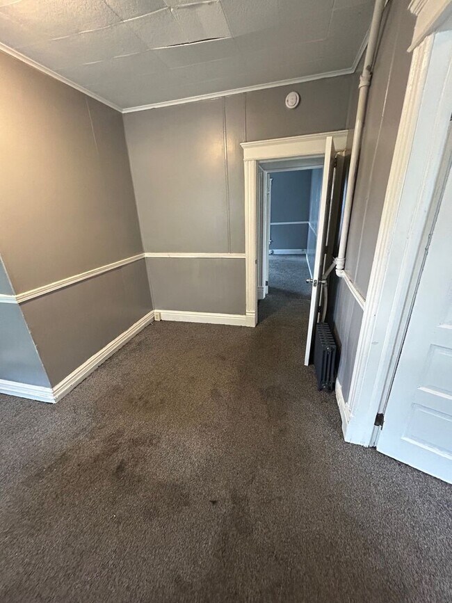 Building Photo - 721 California Ave