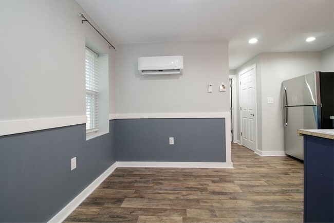 Building Photo - 510 Diuguid St