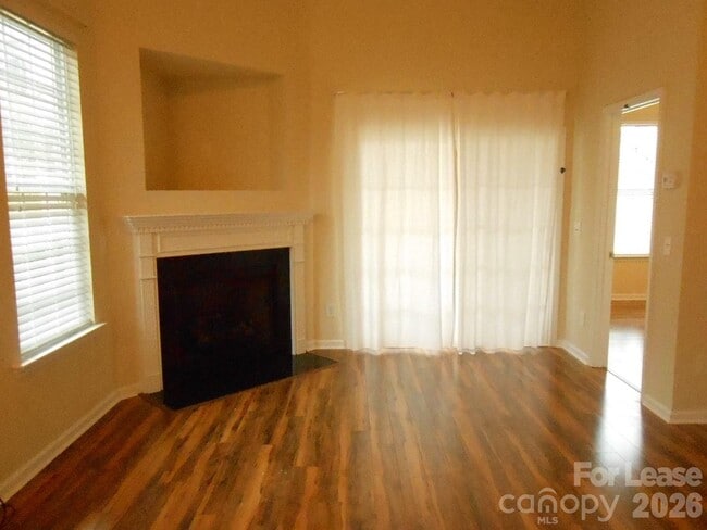 Building Photo - 115 Leyton Loop