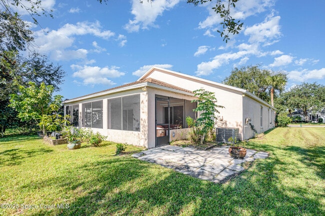 Building Photo - 651 Benton Dr