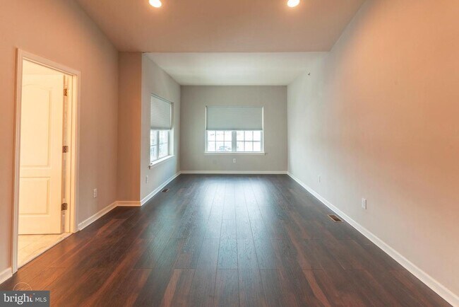 Building Photo - 2305 Maci's Cir