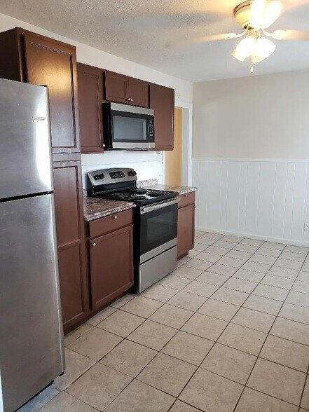 KItchen - 3602 Rose Dr