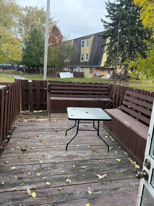 Building Photo - 3 Bed/1.5 Bath Condo for Rent!!