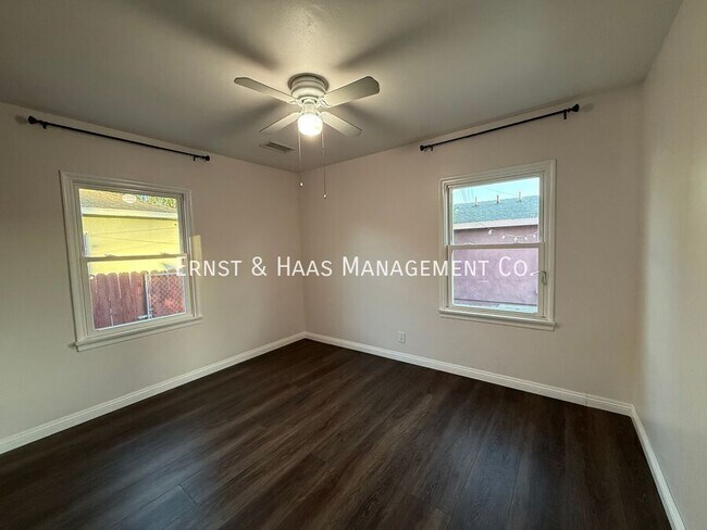 Building Photo - 1120 East E Street