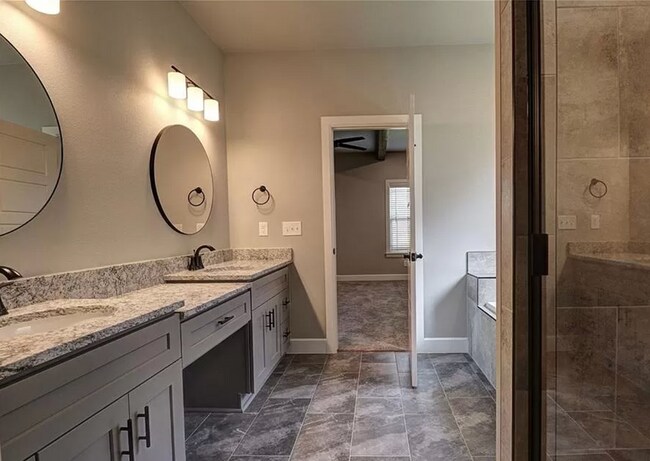 Building Photo - 3701 SW Ryegrass Rd