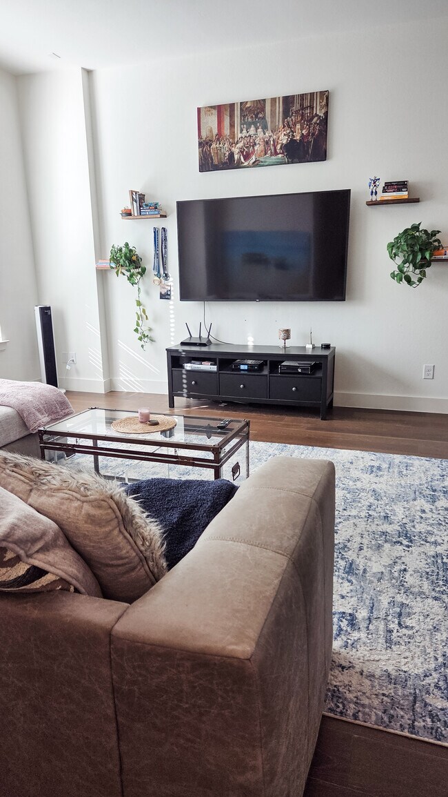 Building Photo - 7859 Verona Pl