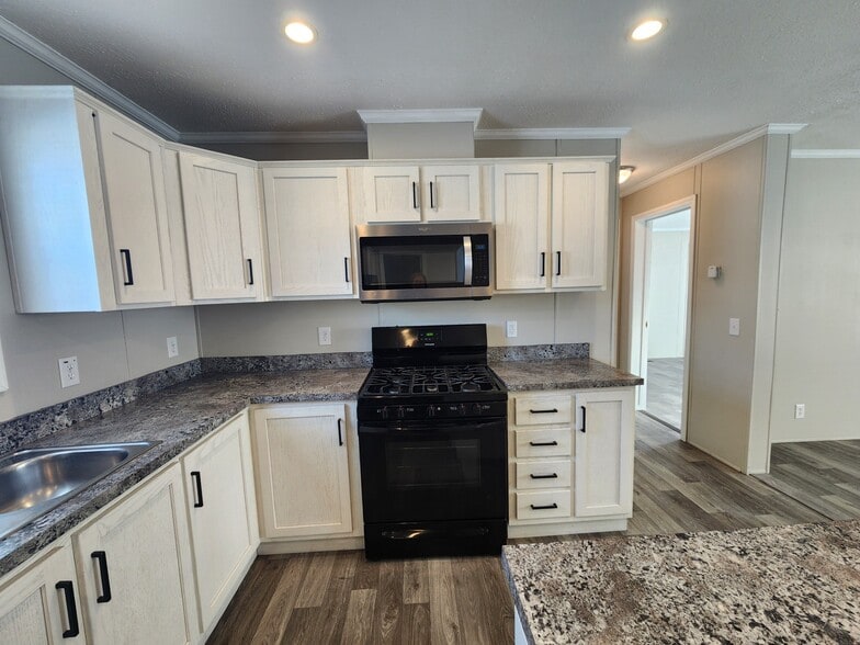 Building Photo - 3726 Birch St