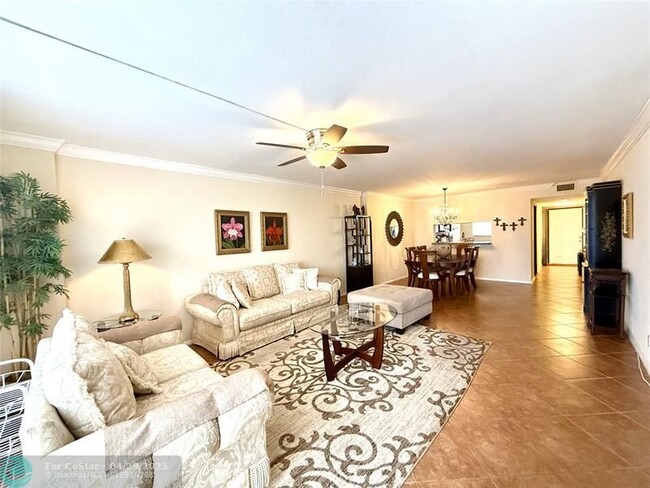 Building Photo - 4725 Lucerne Lakes Blvd