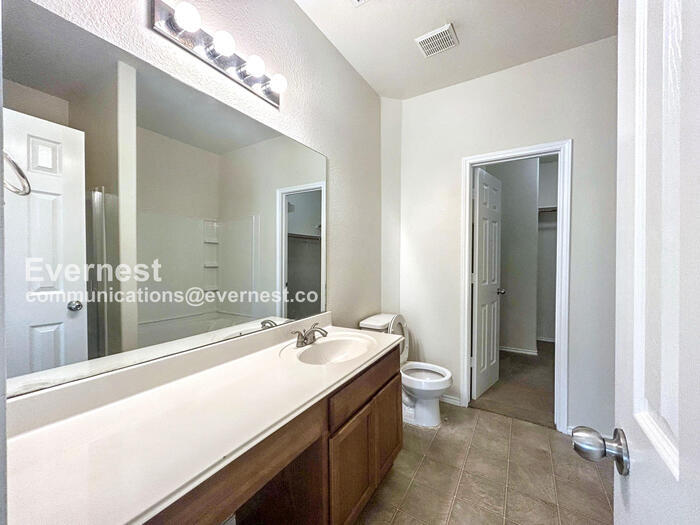 Building Photo - 2226 Hidden Meadow