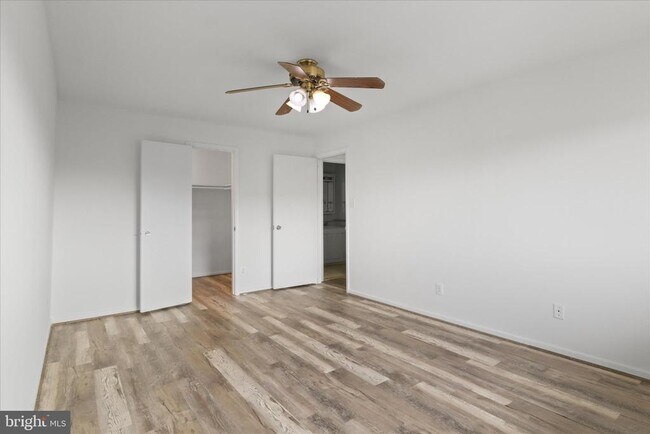 Building Photo - 214 Locust St SE