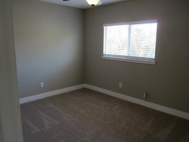 Building Photo - 26889 Hailey's Manor