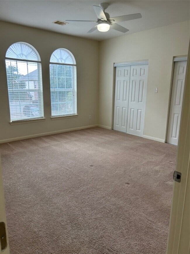 Building Photo - 13046 Echo Landing Dr