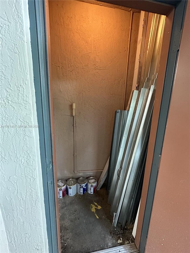 Building Photo - 2764 SW 83rd Ave