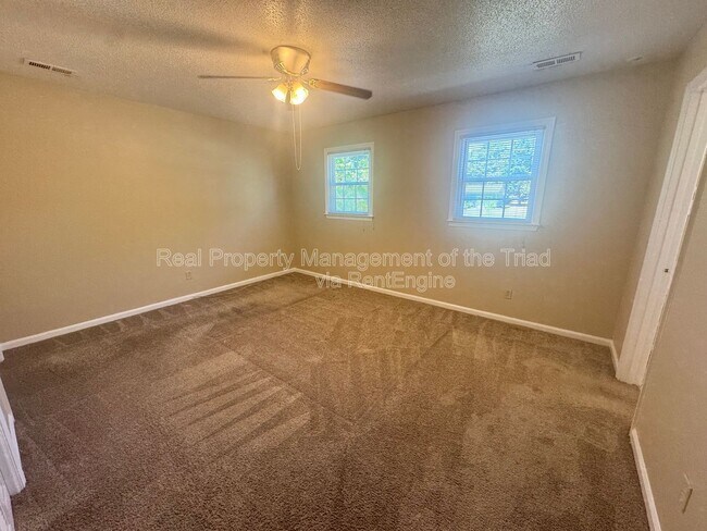 Building Photo - 2393 Spicewood Dr