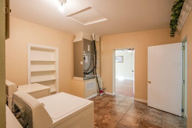 Building Photo - 10031 Union Park Dr