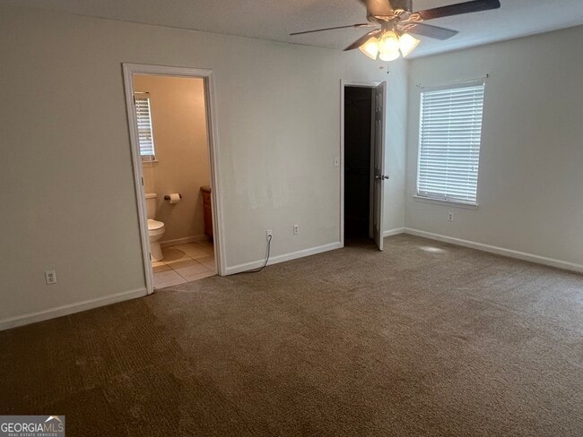 Building Photo - 205 Royal Pines Way