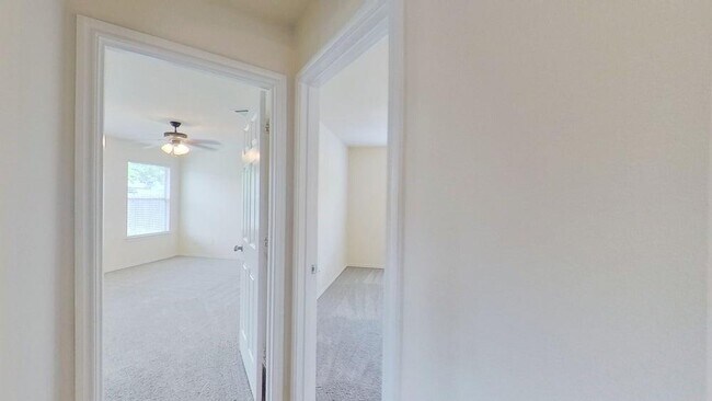 Building Photo - 411 Quail Hollow Dr