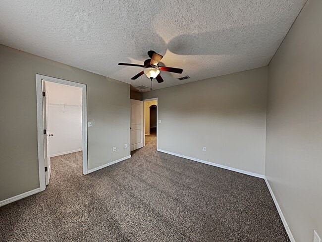 Building Photo - 3662 Lightview Ln