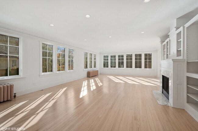 Building Photo - 619 Forest Ave