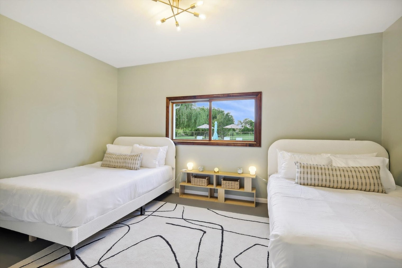 Building Photo - 12161 Hill Country Cir