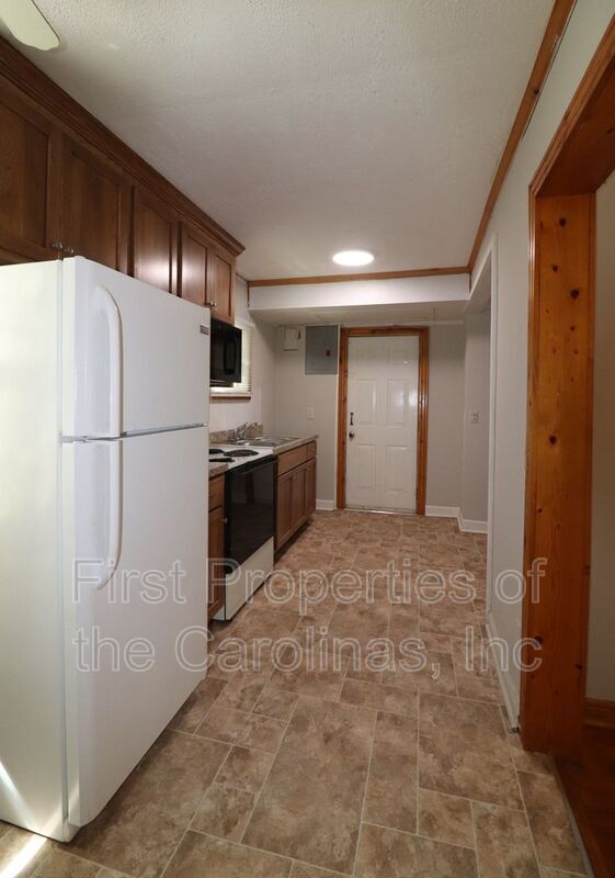 Building Photo - 203 N New Hope Rd