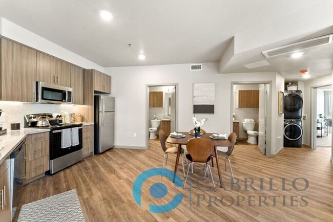 Building Photo - 3093 Broadway