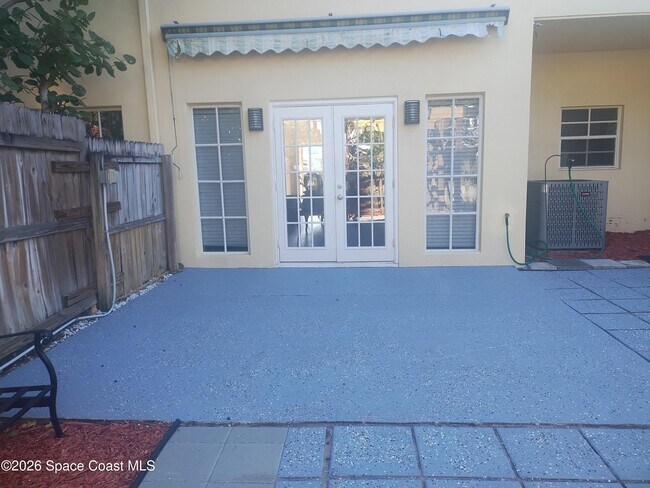 Building Photo - 220 Chandler St