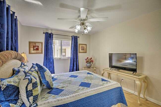 Building Photo - 421 SE 4th Pl