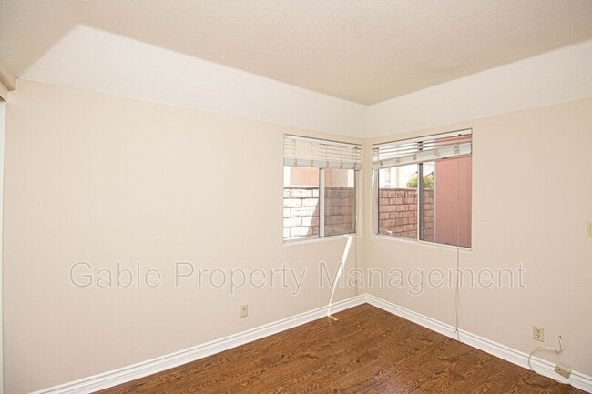 Building Photo - 25804 Dickens Ct