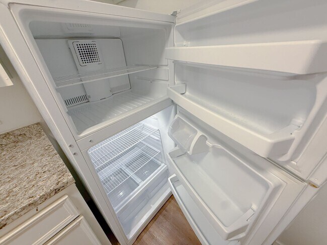 Building Photo - Spacious 1 Bedroom Apartment in Lubbock!